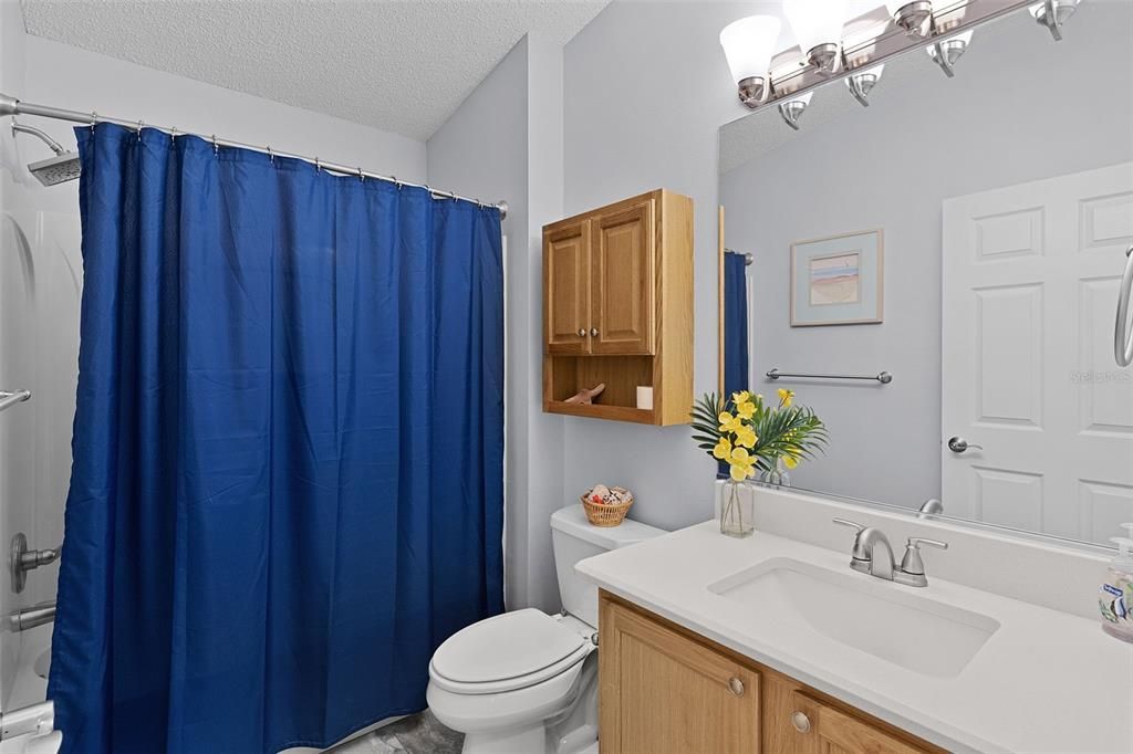 На продажу: $300,000 (2 спален, 2 ванн, 1156 Квадратных фут)