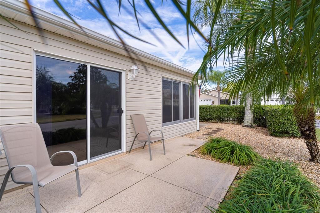 На продажу: $300,000 (2 спален, 2 ванн, 1156 Квадратных фут)