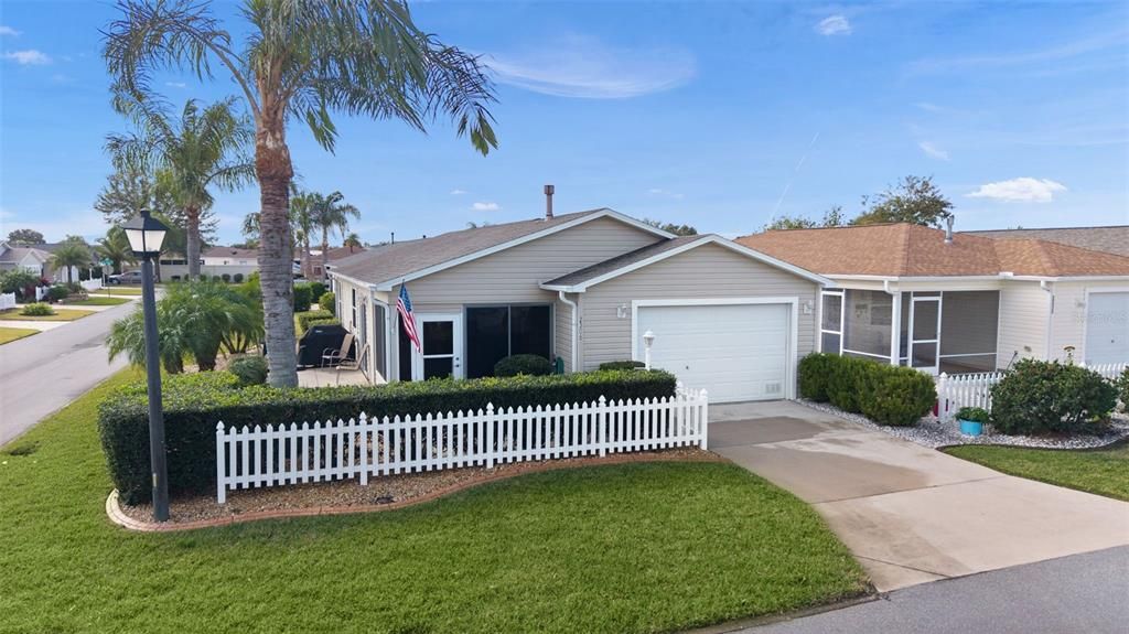 На продажу: $300,000 (2 спален, 2 ванн, 1156 Квадратных фут)