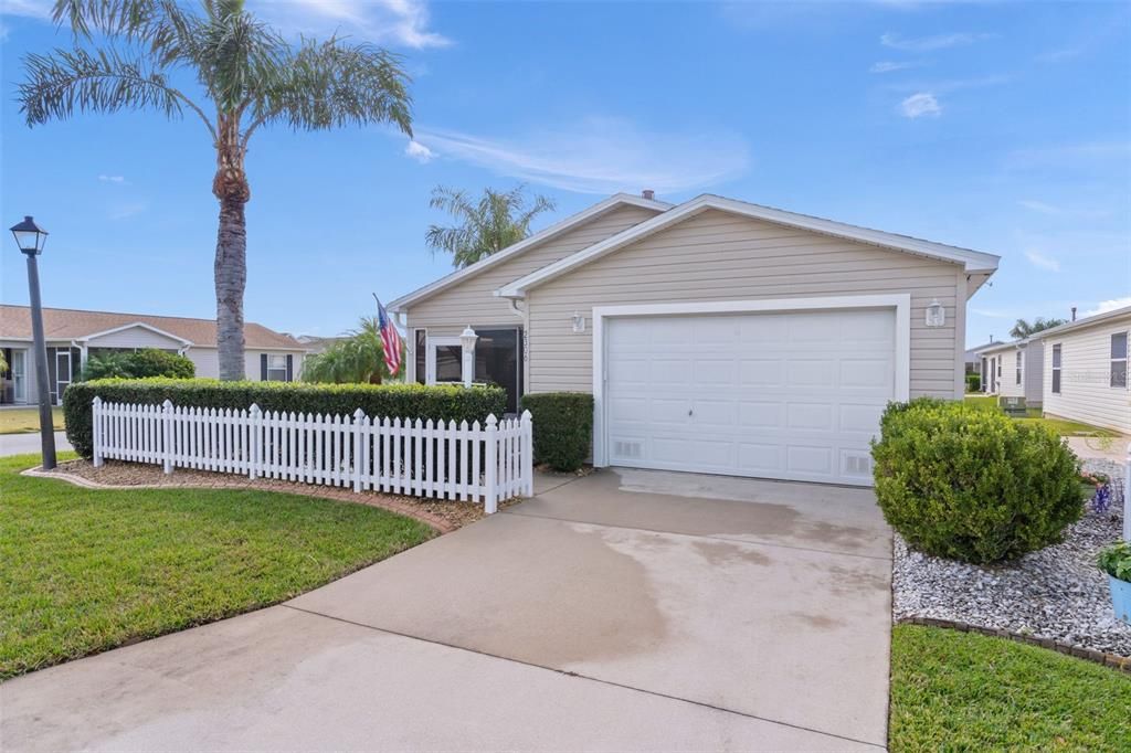 На продажу: $300,000 (2 спален, 2 ванн, 1156 Квадратных фут)