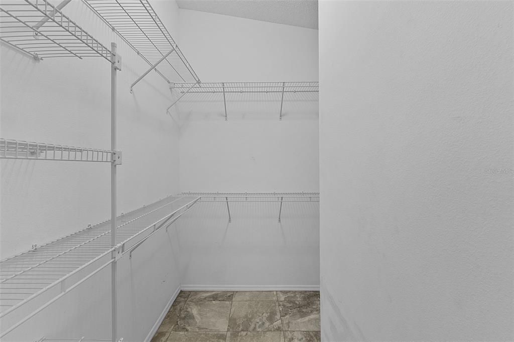 На продажу: $300,000 (2 спален, 2 ванн, 1156 Квадратных фут)