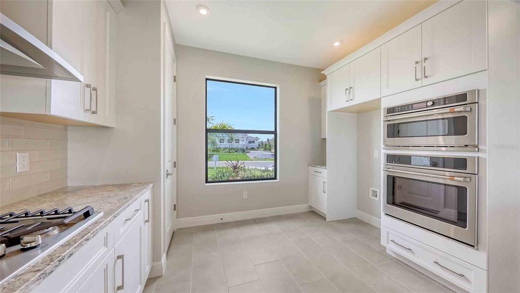 En Venta: $483,990 (2 camas, 2 baños, 1668 Pies cuadrados)