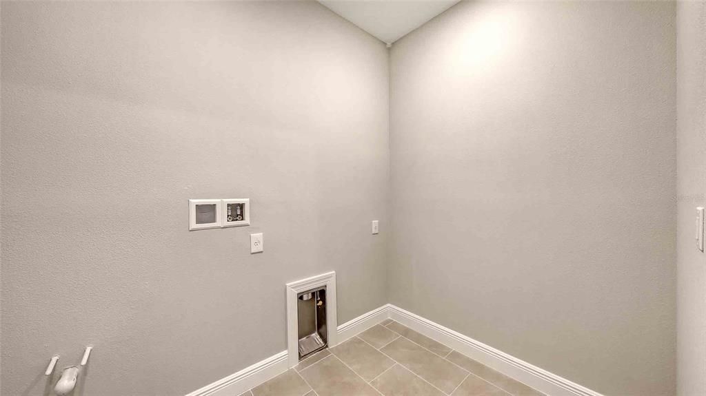 En Venta: $483,990 (2 camas, 2 baños, 1668 Pies cuadrados)