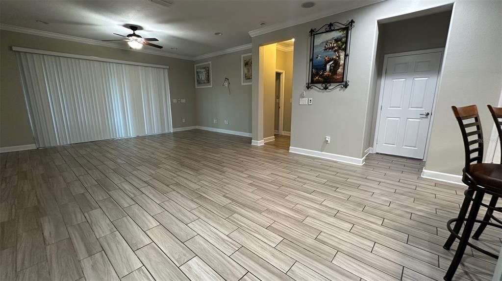 For Sale: $507,500 (4 beds, 2 baths, 2284 Square Feet)