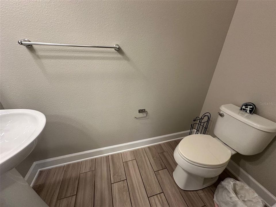 For Sale: $507,500 (4 beds, 2 baths, 2284 Square Feet)