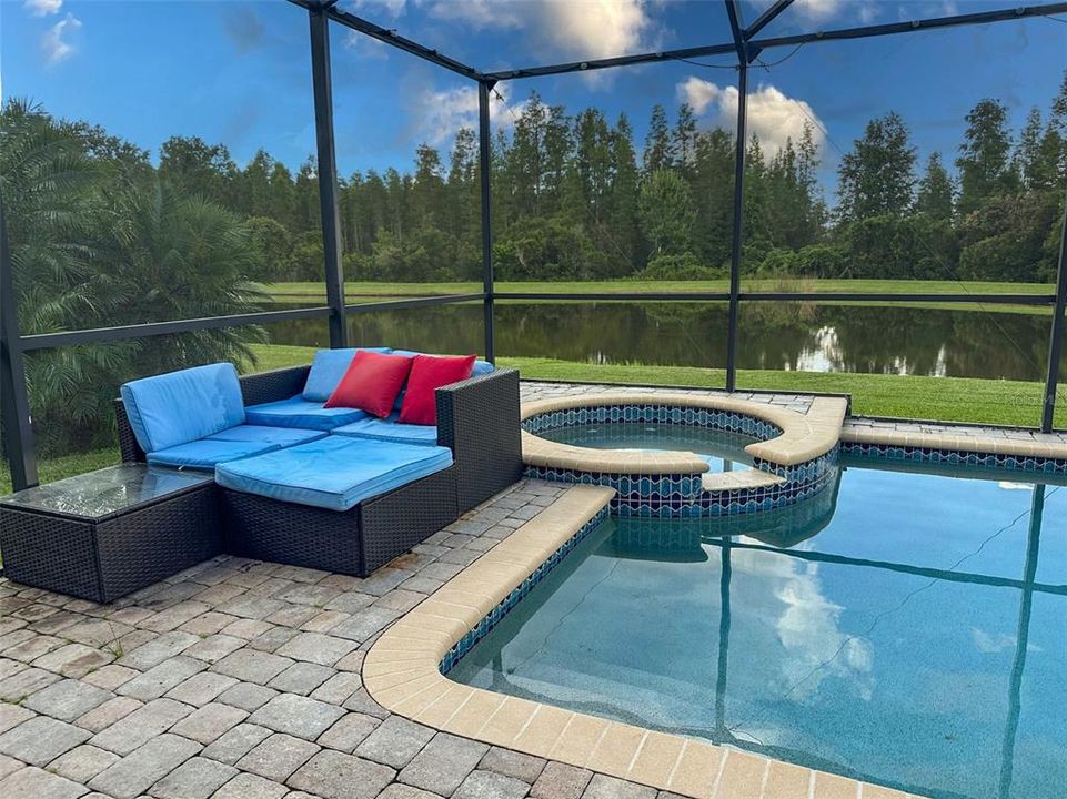 For Sale: $507,500 (4 beds, 2 baths, 2284 Square Feet)