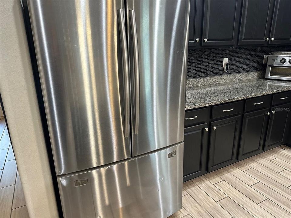 For Sale: $507,500 (4 beds, 2 baths, 2284 Square Feet)