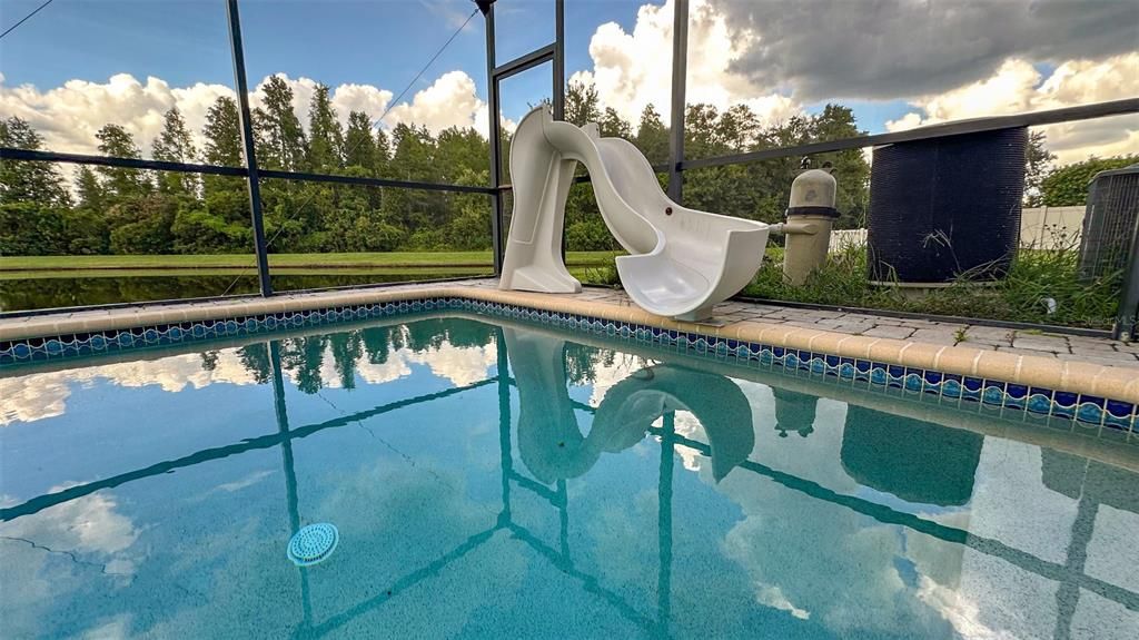 For Sale: $507,500 (4 beds, 2 baths, 2284 Square Feet)