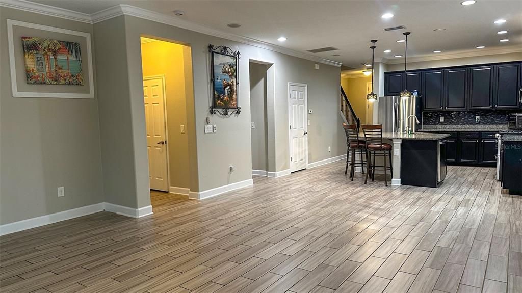 For Sale: $507,500 (4 beds, 2 baths, 2284 Square Feet)