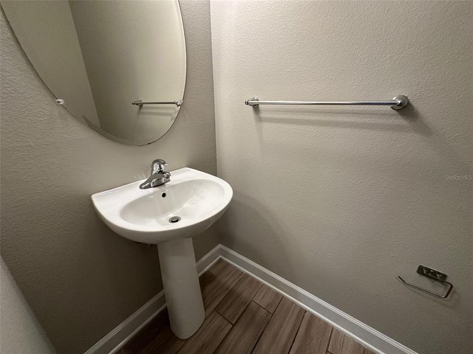 For Sale: $507,500 (4 beds, 2 baths, 2284 Square Feet)