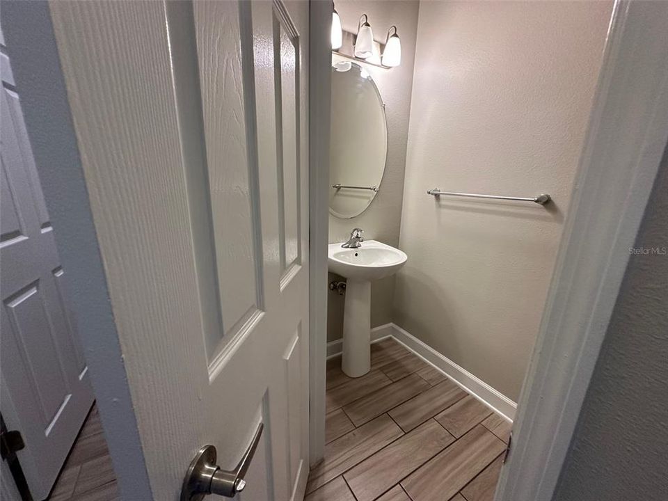 For Sale: $507,500 (4 beds, 2 baths, 2284 Square Feet)