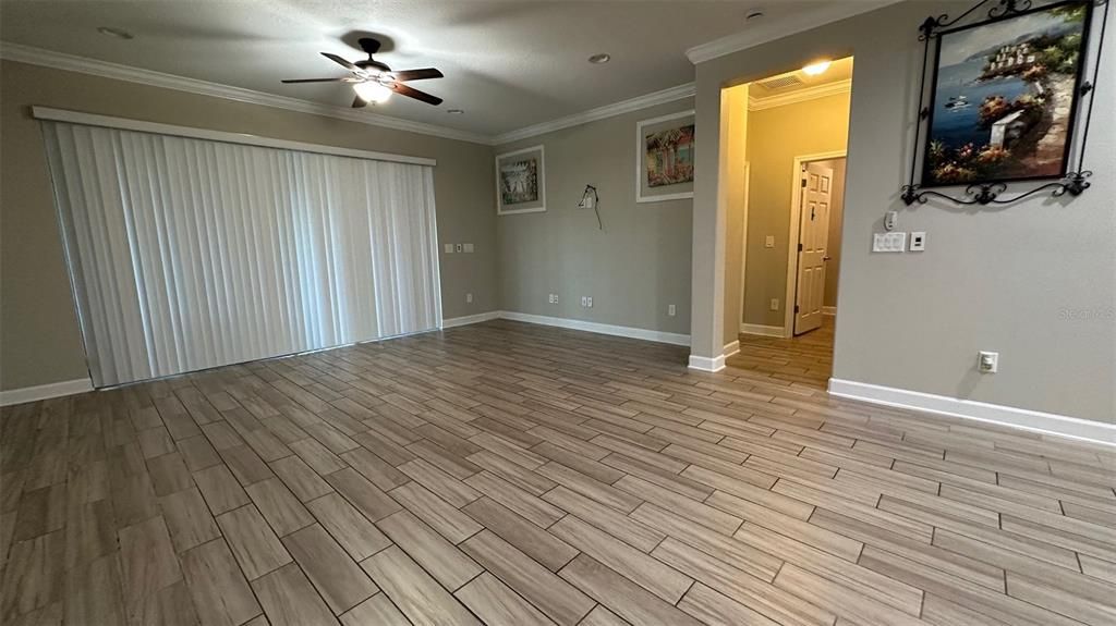 For Sale: $507,500 (4 beds, 2 baths, 2284 Square Feet)