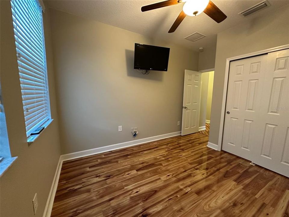 For Sale: $507,500 (4 beds, 2 baths, 2284 Square Feet)