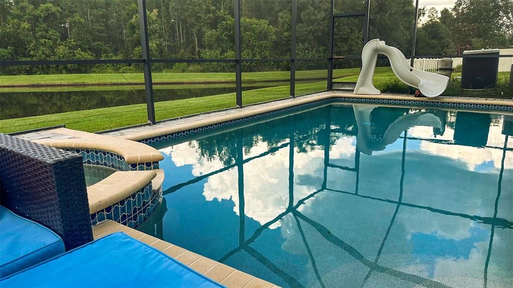 For Sale: $507,500 (4 beds, 2 baths, 2284 Square Feet)