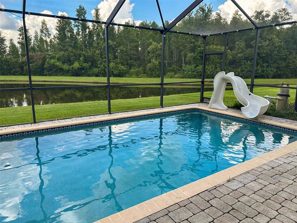 For Sale: $507,500 (4 beds, 2 baths, 2284 Square Feet)