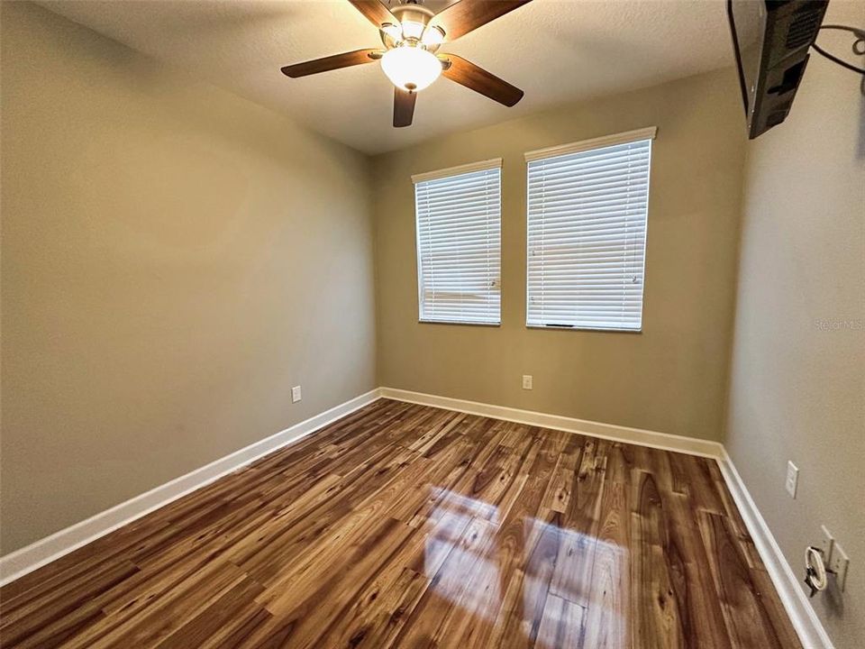 For Sale: $507,500 (4 beds, 2 baths, 2284 Square Feet)