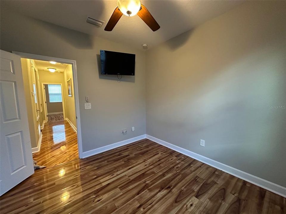 For Sale: $507,500 (4 beds, 2 baths, 2284 Square Feet)