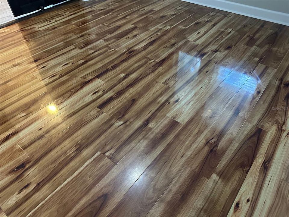 For Sale: $507,500 (4 beds, 2 baths, 2284 Square Feet)