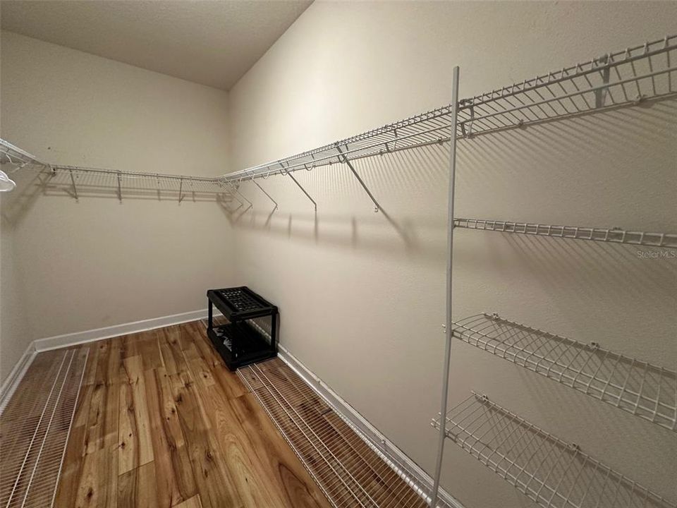 For Sale: $507,500 (4 beds, 2 baths, 2284 Square Feet)