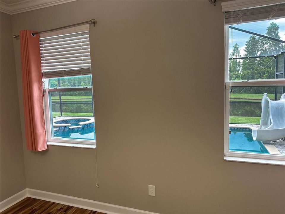 For Sale: $507,500 (4 beds, 2 baths, 2284 Square Feet)