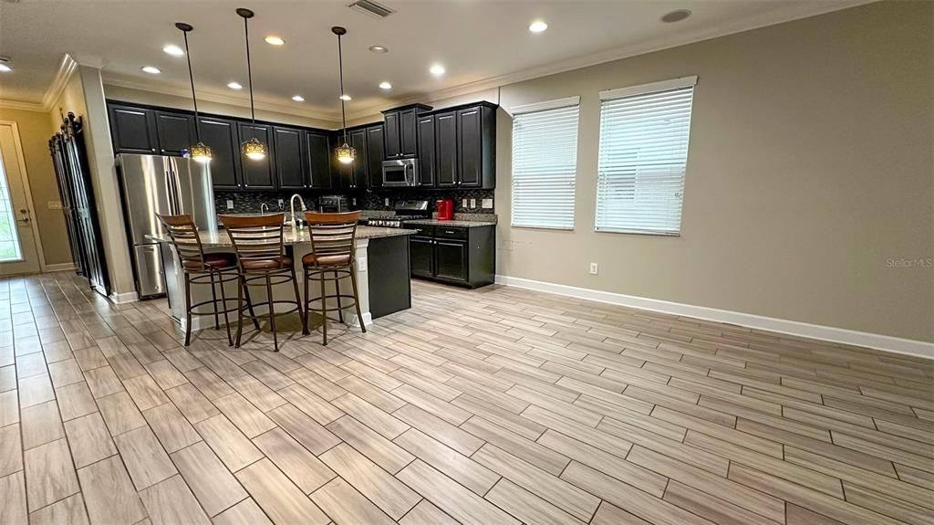 For Sale: $507,500 (4 beds, 2 baths, 2284 Square Feet)