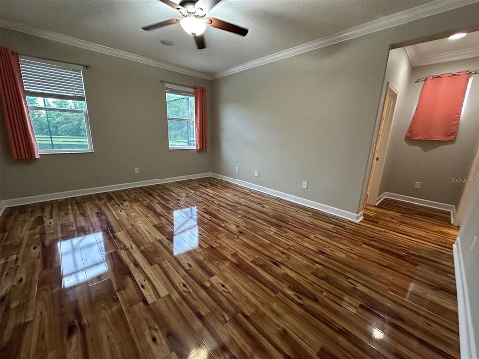 For Sale: $507,500 (4 beds, 2 baths, 2284 Square Feet)