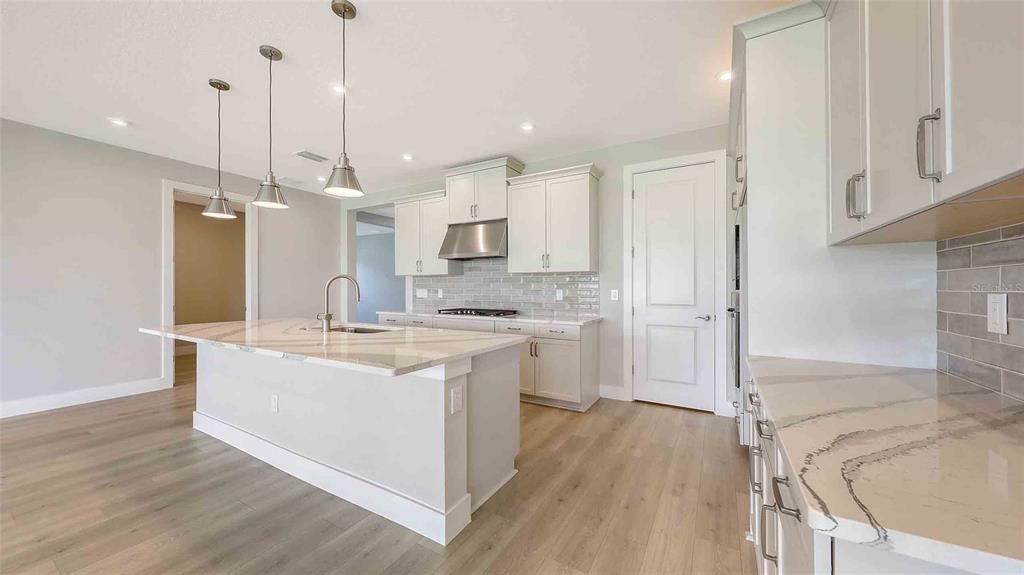 На продажу: $639,990 (3 спален, 3 ванн, 2490 Квадратных фут)