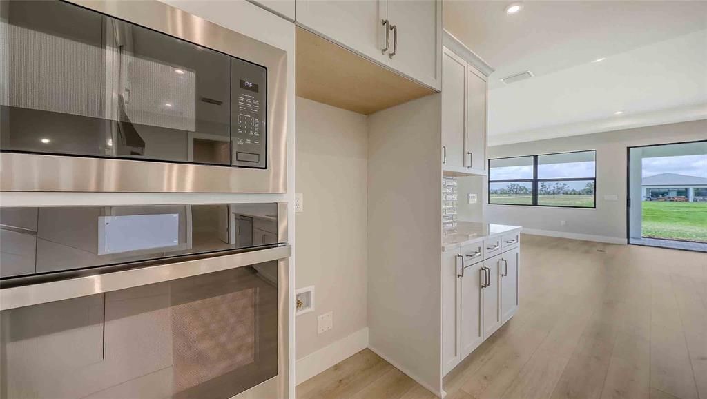 На продажу: $639,990 (3 спален, 3 ванн, 2490 Квадратных фут)