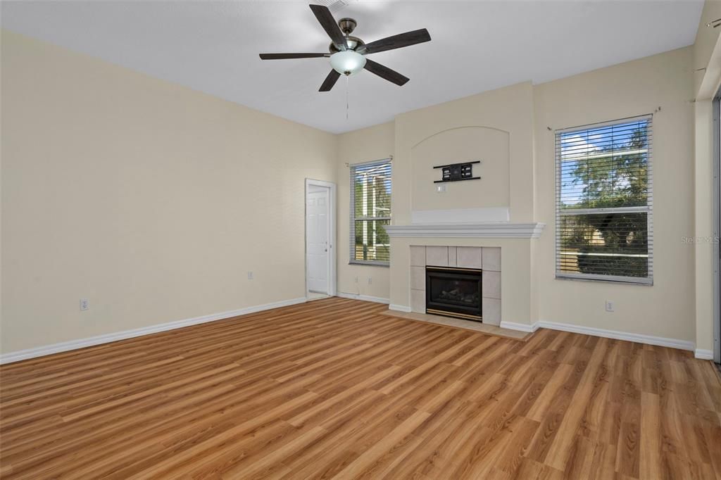 待售: $459,900 (3 贝兹, 3 浴室, 2144 平方英尺)