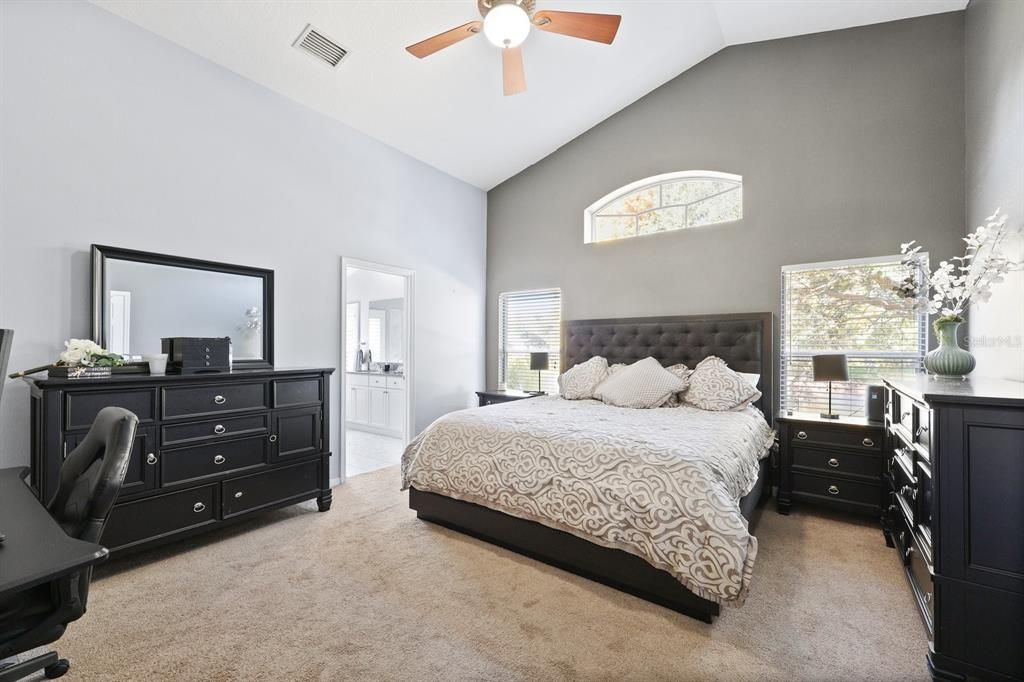 En Venta: $629,000 (4 camas, 2 baños, 2136 Pies cuadrados)