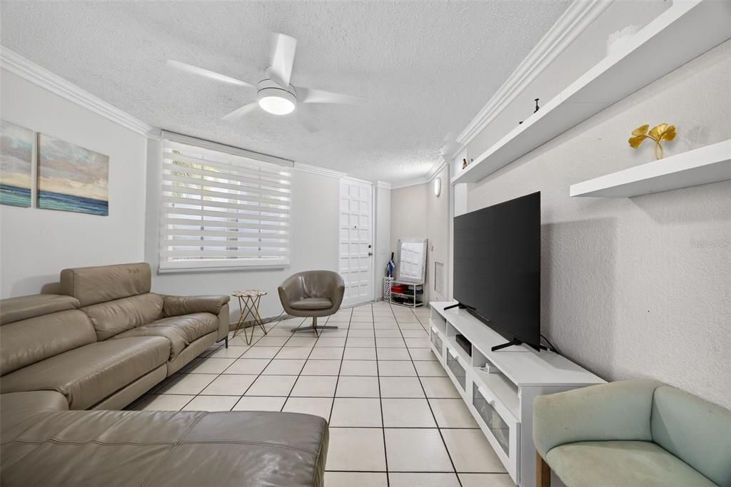 For Sale: $355,000 (3 beds, 2 baths, 1525 Square Feet)