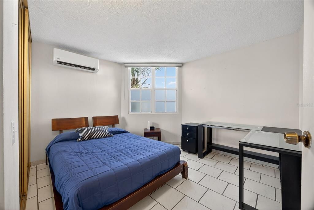 For Sale: $355,000 (3 beds, 2 baths, 1525 Square Feet)