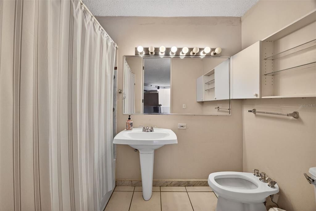 For Sale: $355,000 (3 beds, 2 baths, 1525 Square Feet)