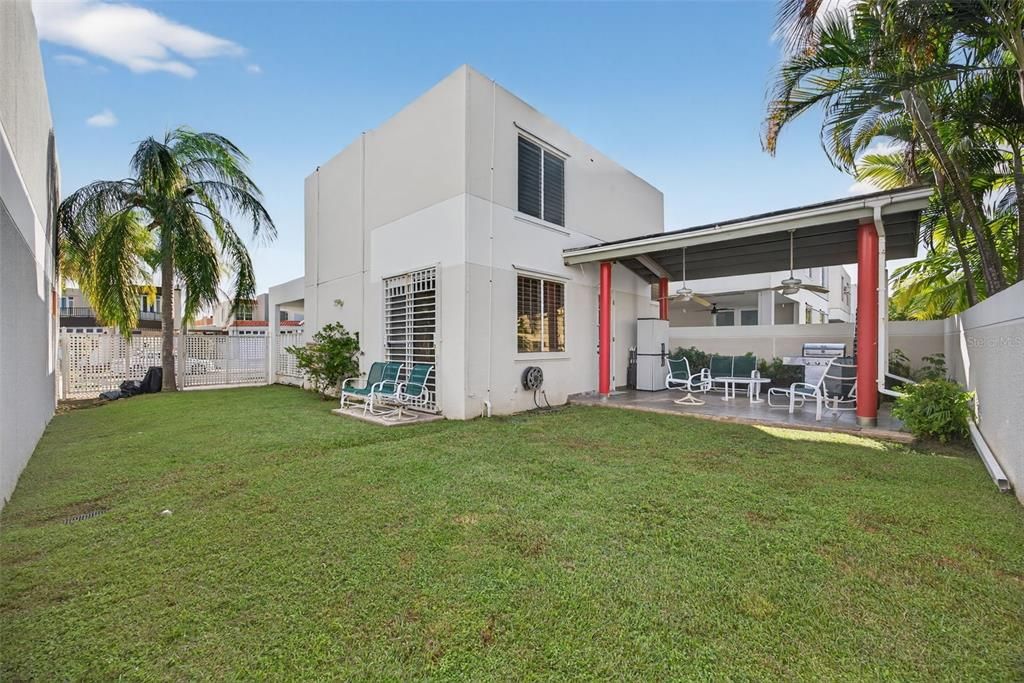 For Sale: $355,000 (3 beds, 2 baths, 1525 Square Feet)