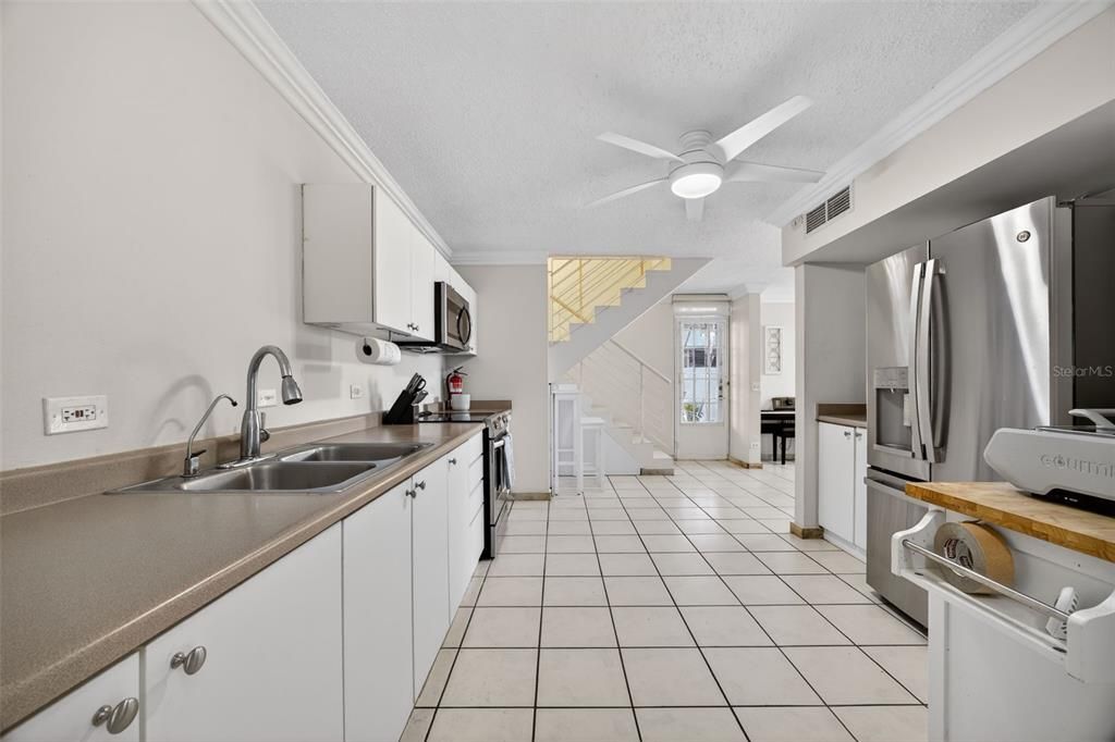 For Sale: $355,000 (3 beds, 2 baths, 1525 Square Feet)