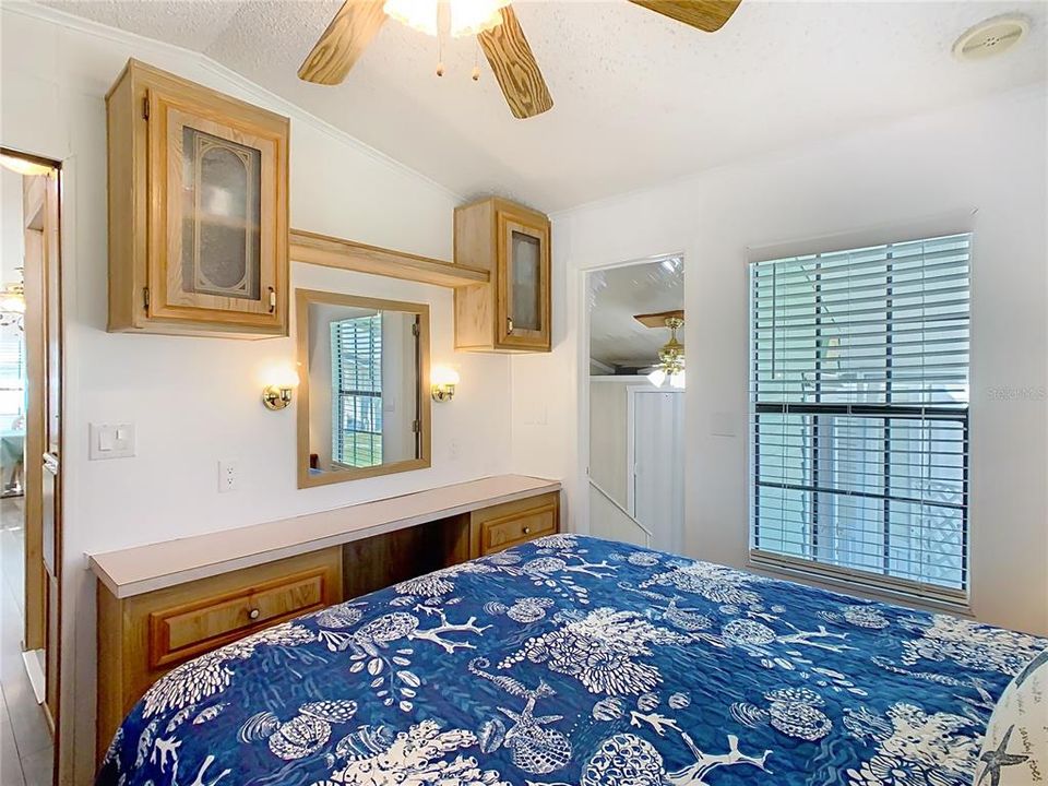 待售: $118,900 (1 贝兹, 1 浴室, 642 平方英尺)