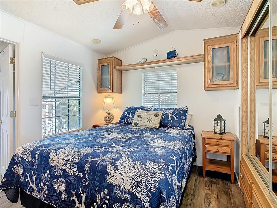 待售: $118,900 (1 贝兹, 1 浴室, 642 平方英尺)