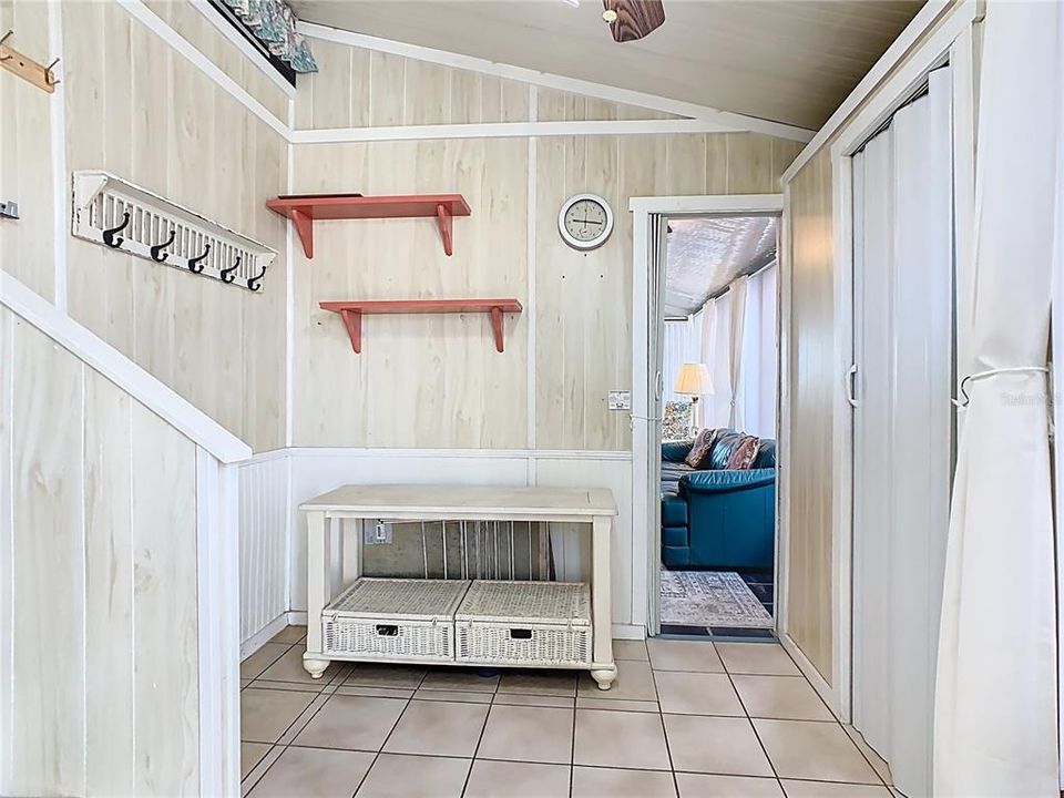 待售: $118,900 (1 贝兹, 1 浴室, 642 平方英尺)