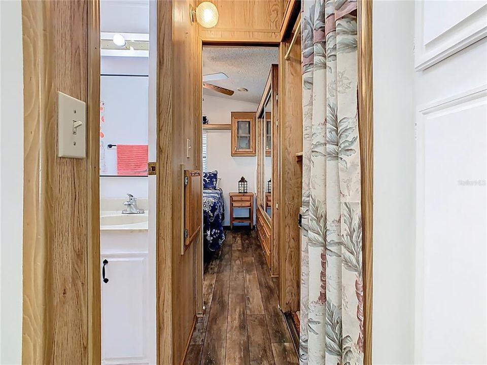 待售: $118,900 (1 贝兹, 1 浴室, 642 平方英尺)