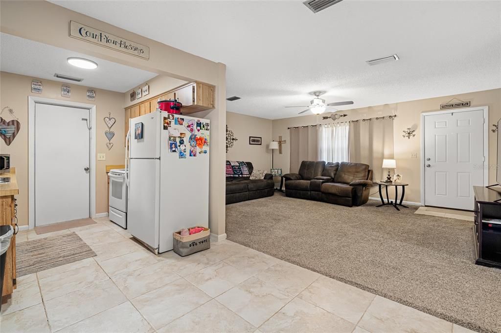 На продажу: $217,000 (2 спален, 2 ванн, 960 Квадратных фут)