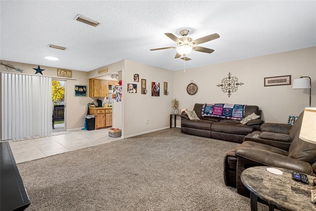 На продажу: $217,000 (2 спален, 2 ванн, 960 Квадратных фут)