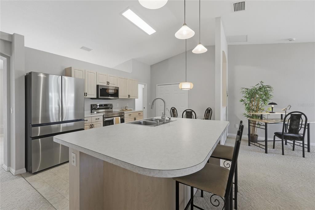 На продажу: $524,900 (4 спален, 2 ванн, 2000 Квадратных фут)