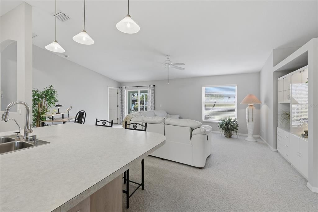 На продажу: $524,900 (4 спален, 2 ванн, 2000 Квадратных фут)