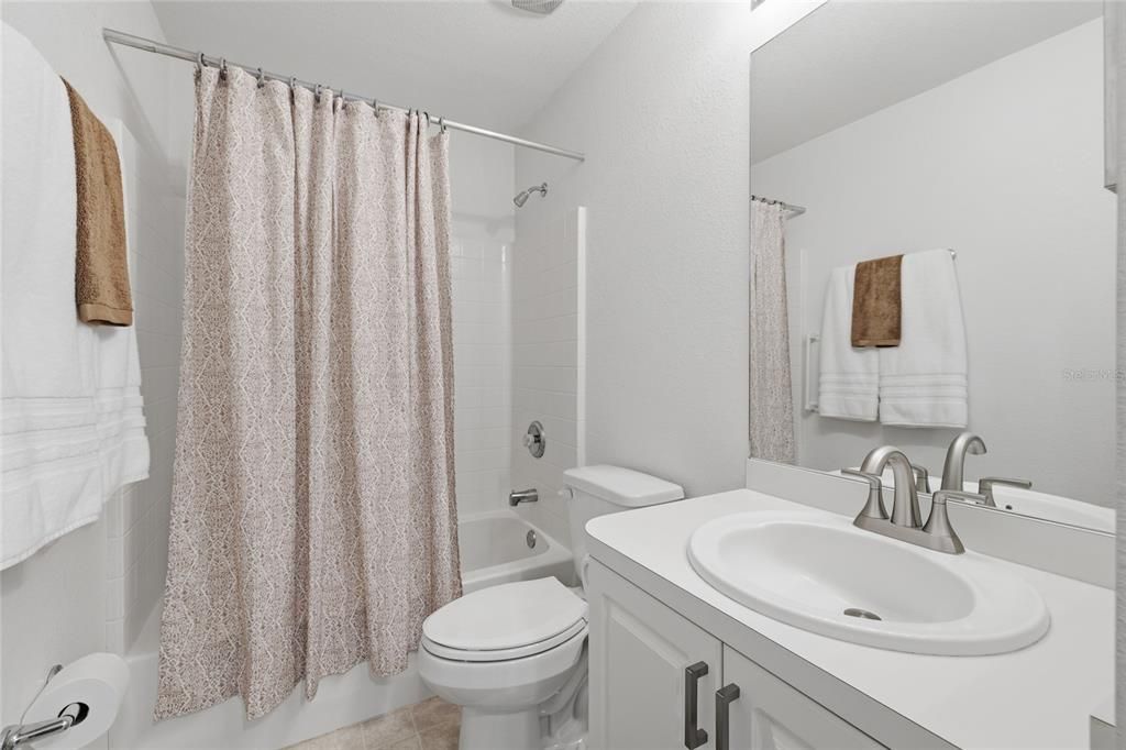 На продажу: $524,900 (4 спален, 2 ванн, 2000 Квадратных фут)