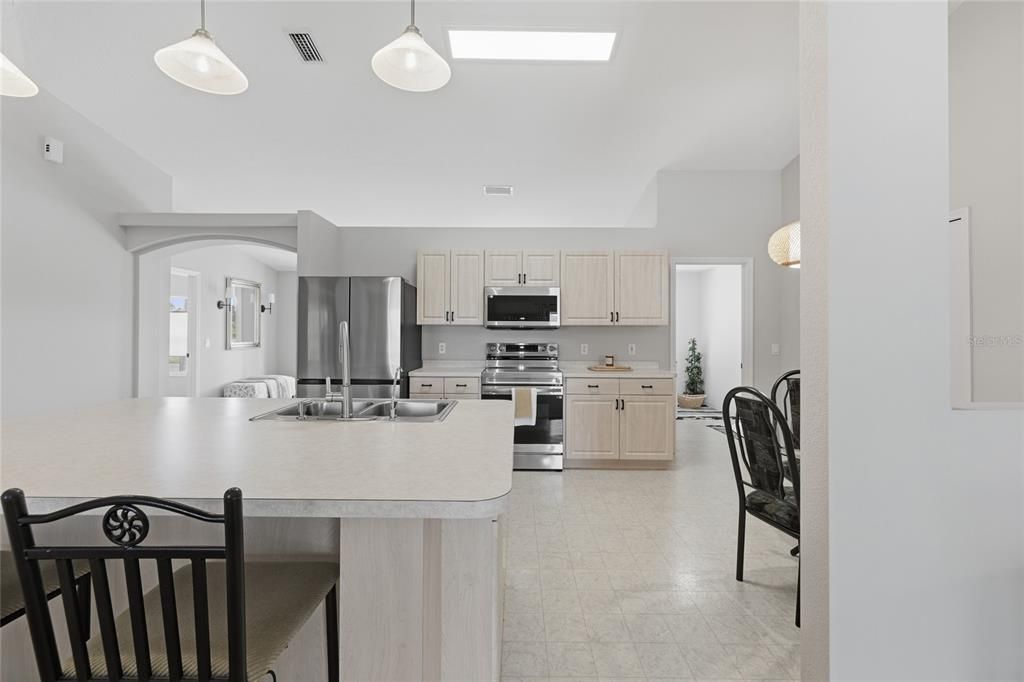 На продажу: $524,900 (4 спален, 2 ванн, 2000 Квадратных фут)