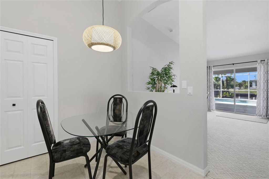 На продажу: $524,900 (4 спален, 2 ванн, 2000 Квадратных фут)