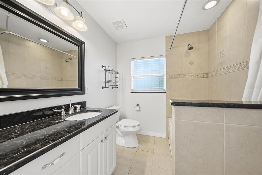 For Sale: $310,000 (3 beds, 1 baths, 816 Square Feet)