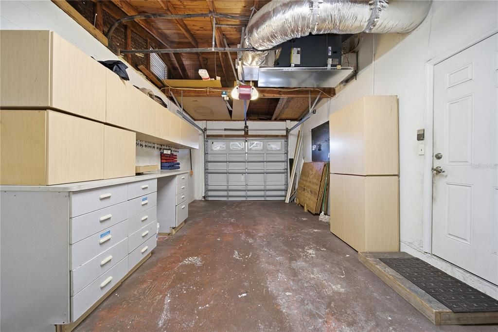 For Sale: $310,000 (3 beds, 1 baths, 816 Square Feet)