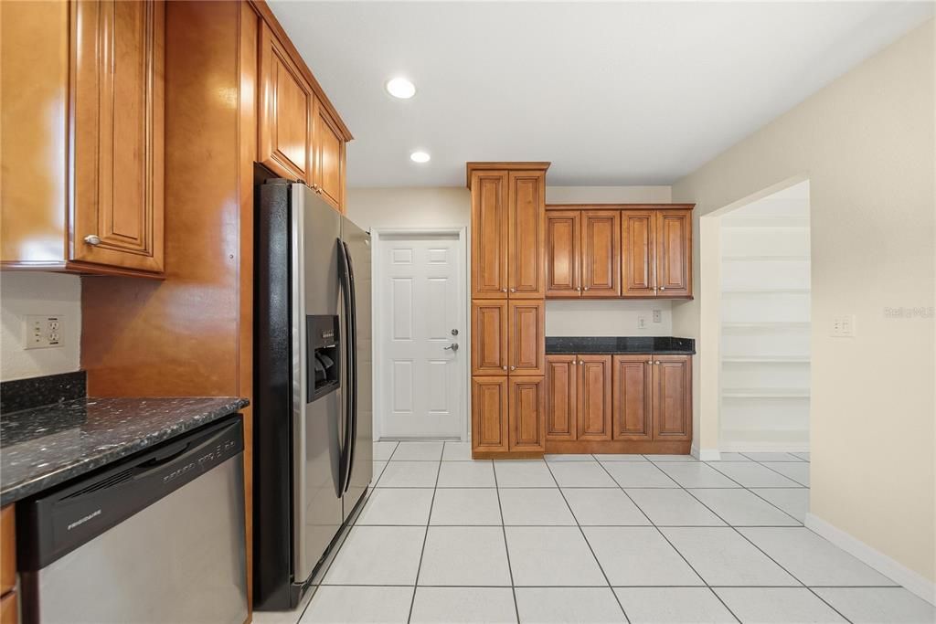 For Sale: $310,000 (3 beds, 1 baths, 816 Square Feet)