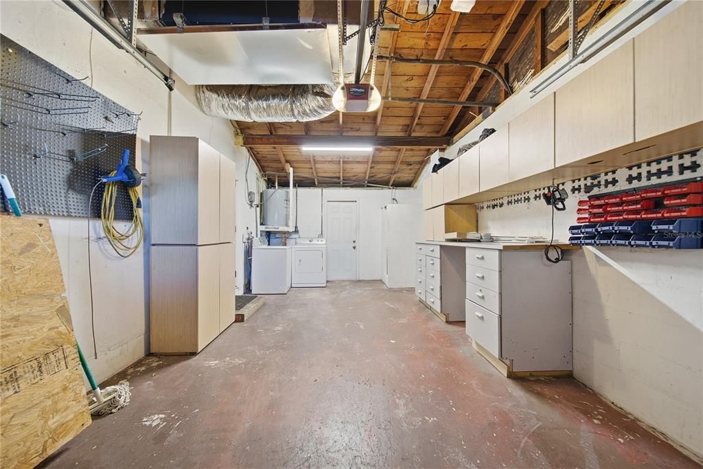 For Sale: $310,000 (3 beds, 1 baths, 816 Square Feet)